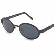 Black oval sunglasses